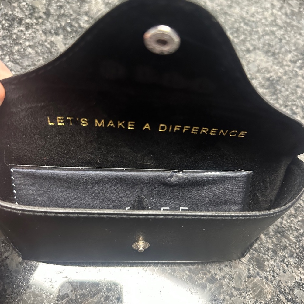 Diff Sunglasses With Case - image 3